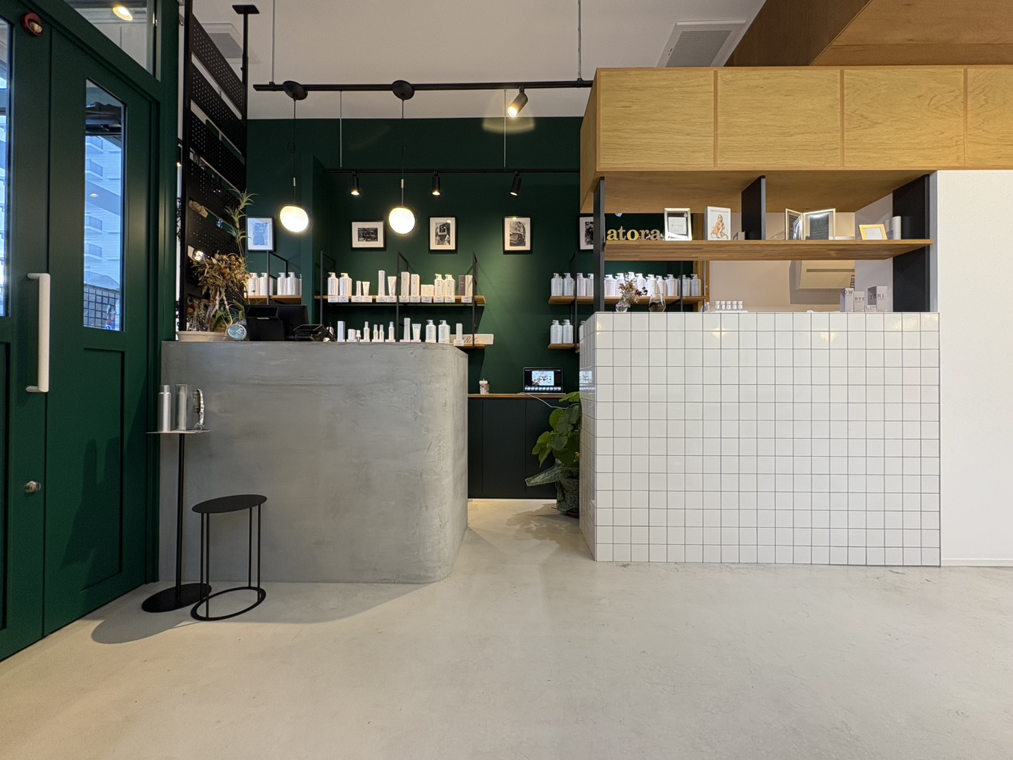 14.BioTop_美容室・美容院・ヘアサロン_内装_レセプション_カウンター_施工事例