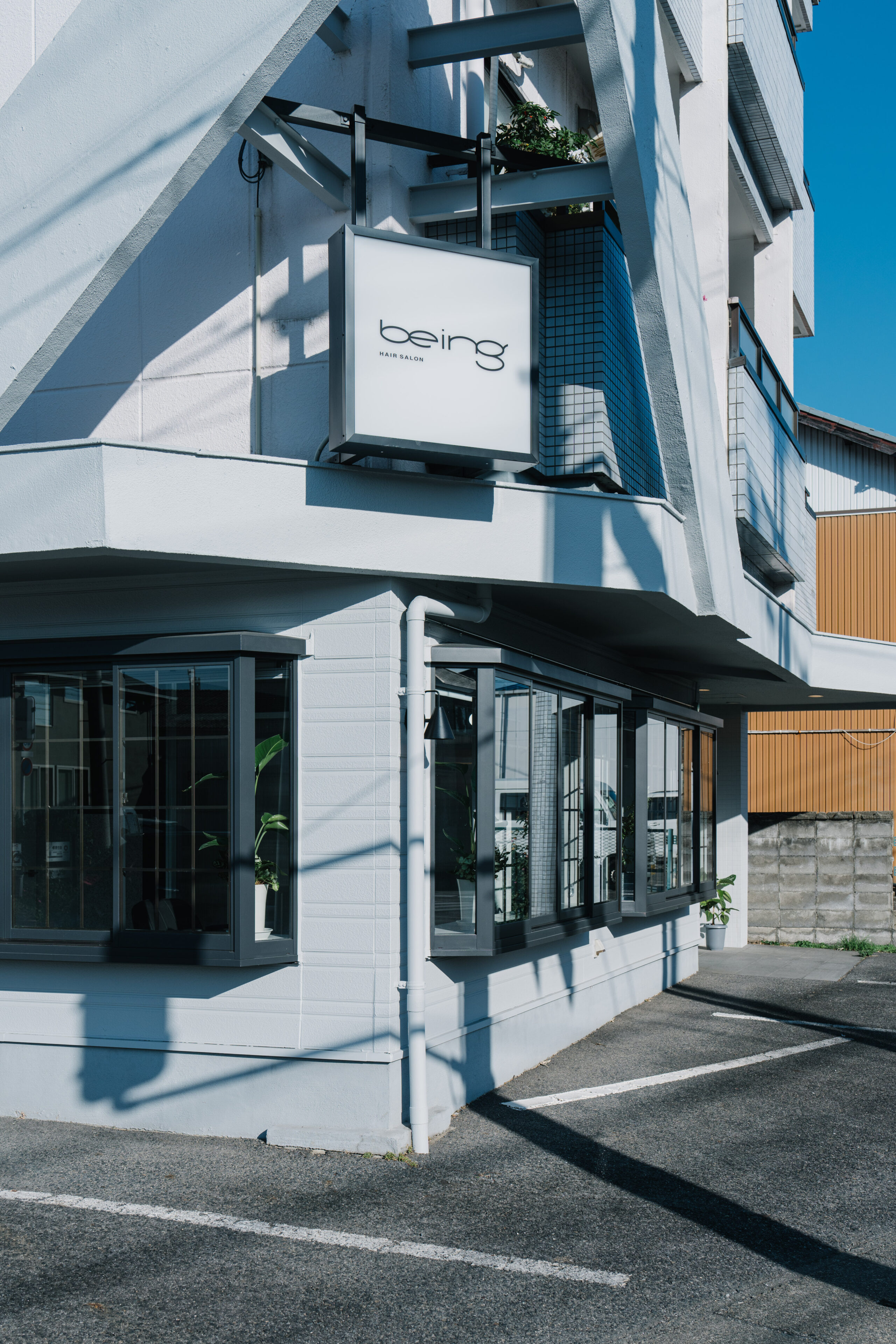 12.being_美容室・美容院・ヘアサロン_外観_ファサード_サイン_施工事例