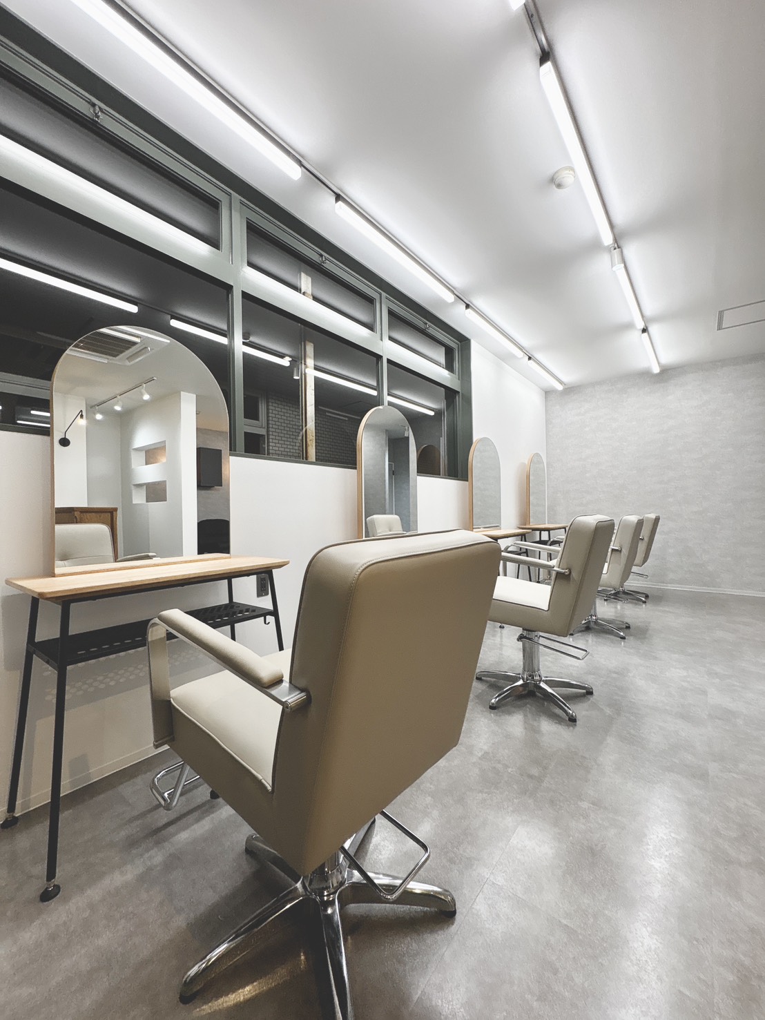 03.Raami_美容室・美容院・ヘアサロン_内装_セット面_施工事例