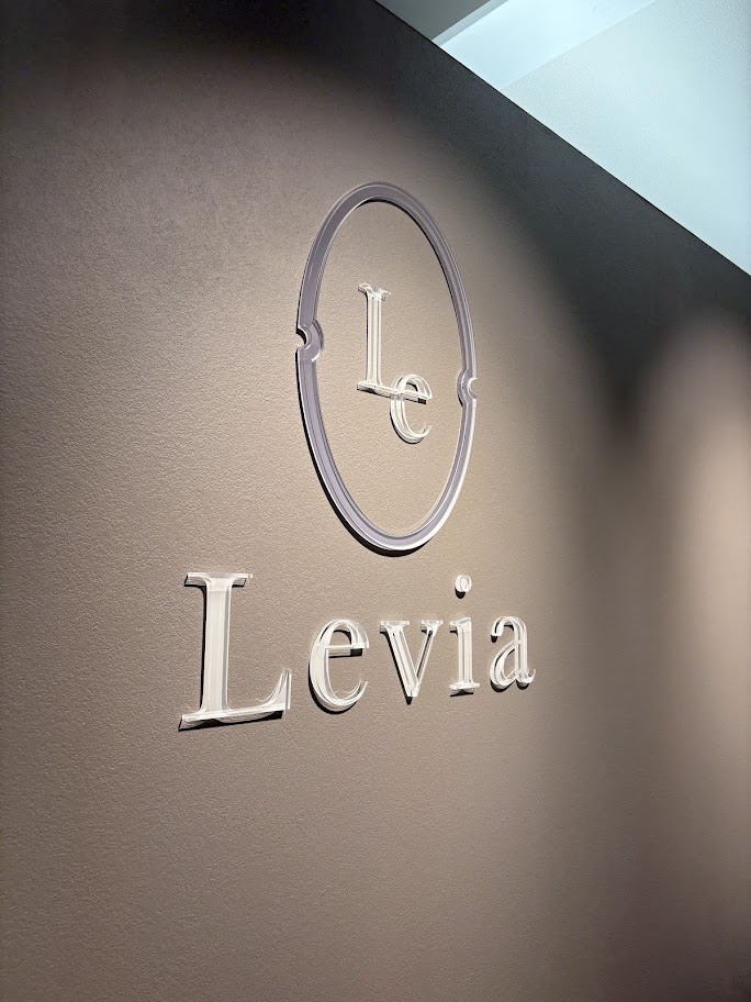 09.Levia_アイラッシュ_ネイルサロン_サイン_施工事例
