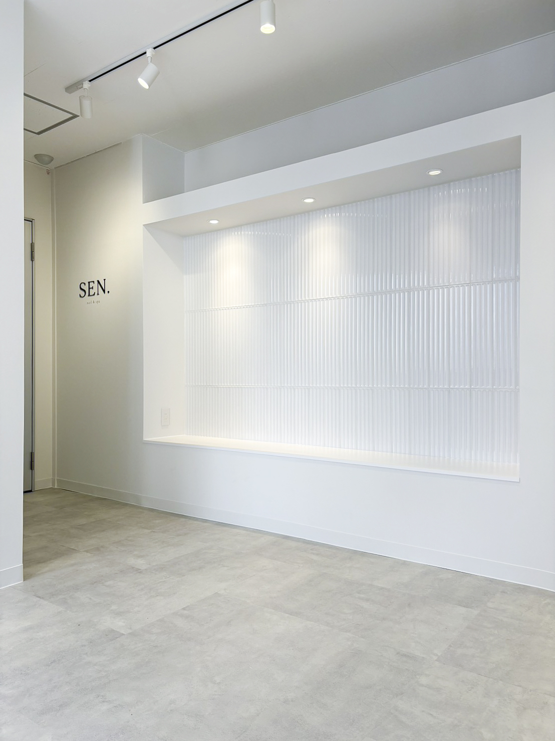 05.SEN. nail&spa_ネイルサロン_スパ_内装_サイン_施工事例