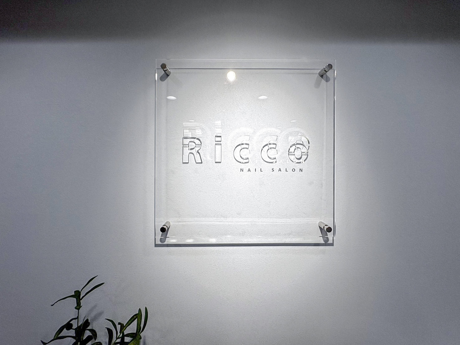 04.Ricco_ネイルサロン_サイン_看板_内装_施工事例
